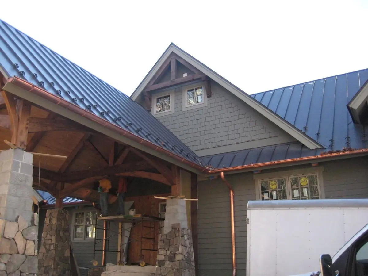 Craftsman Roofing team delivering quality roofing work in Fort Couch